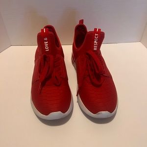 Sporty women’s casual sneaker